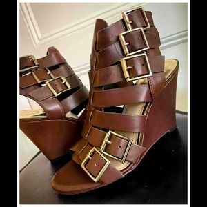 NWOT Vince Camuto Chocolate Leather Wedge Heels with Gold Buckles Women's Size 7